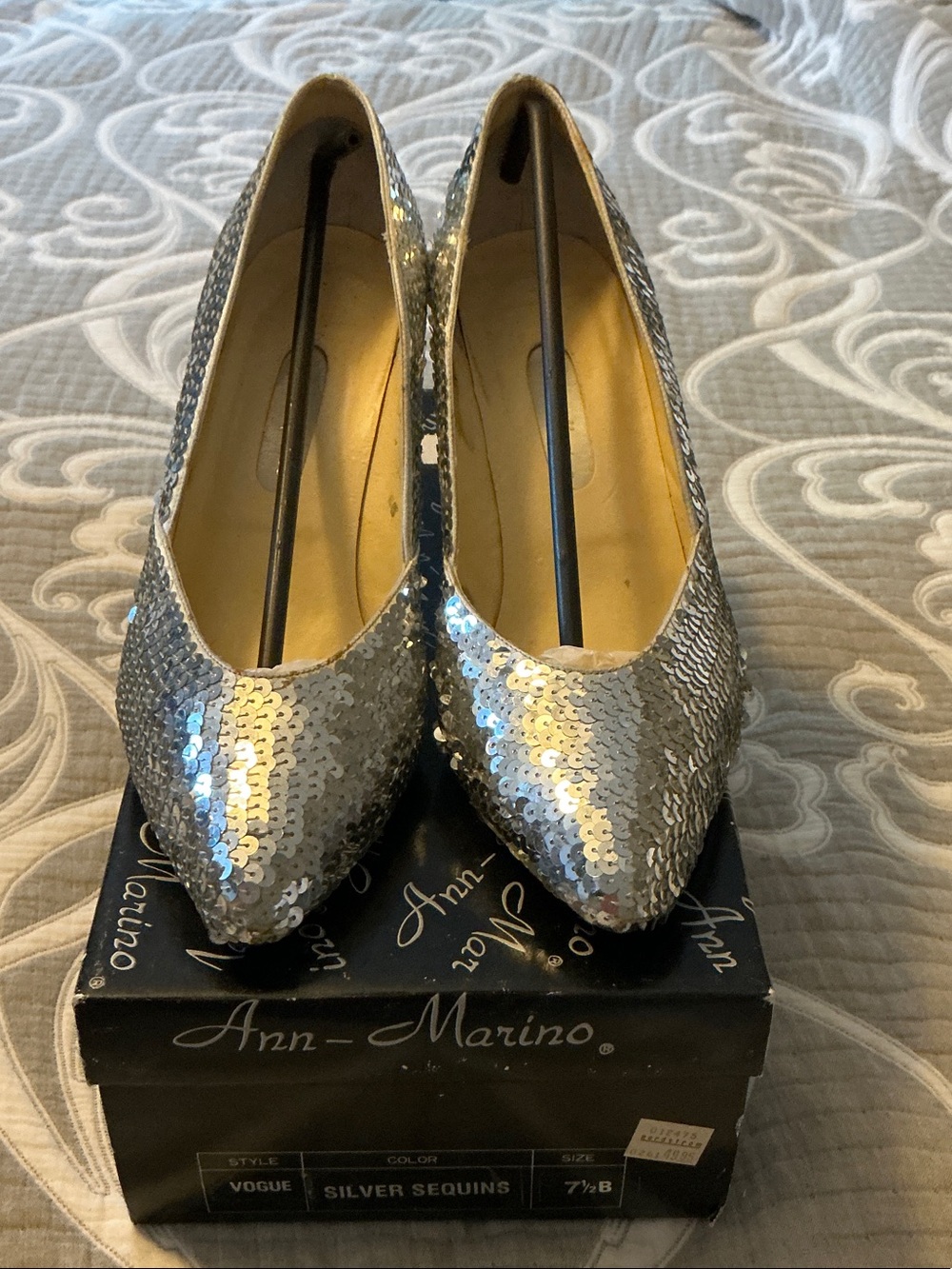 Vintage Ann-Marino Vogue Silver Sequin Pumps Size 7.5B